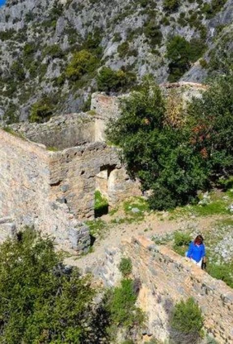 Afkule Manastırı görsel 1
