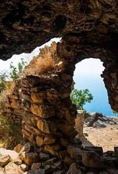Afkule Manastırı görsel 2